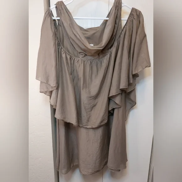 Gabriella Rocha Open Shoulder Cotton & Silk Flowy Top Size Medium Boxy Date Boho - Picture 13 of 13